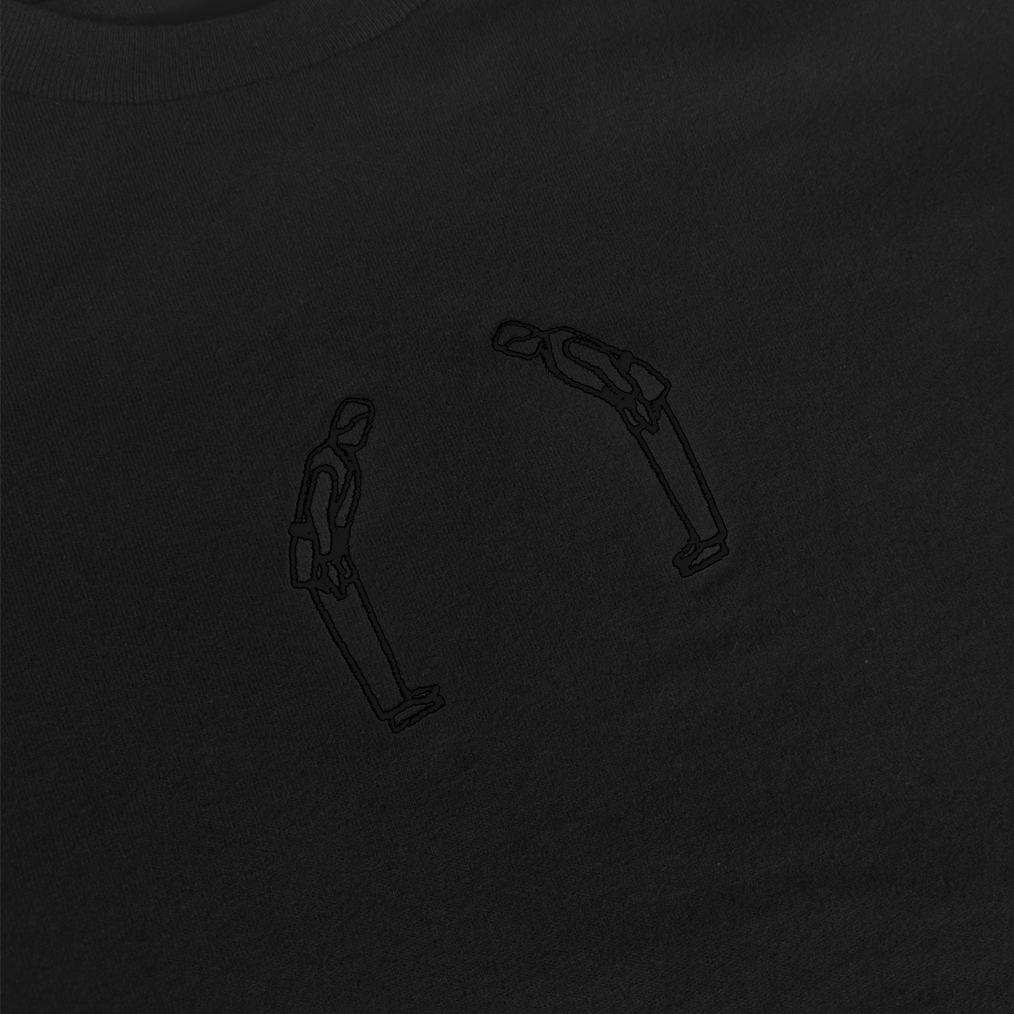 'Rei' Embroidered T-shirt - All Black