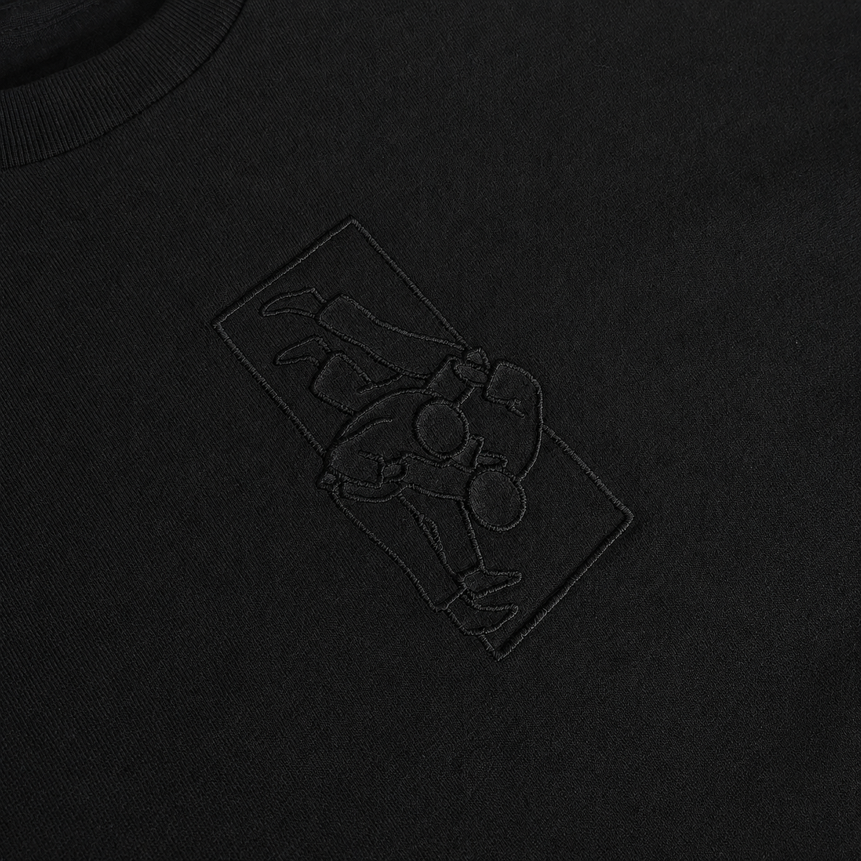 'Tachi' Embroidered T-shirt - All Black