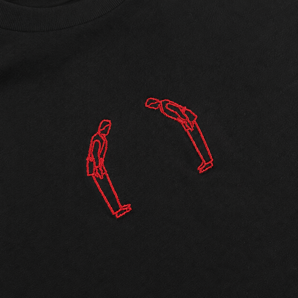 'Rei' Embroidered T-shirt - Black & Red