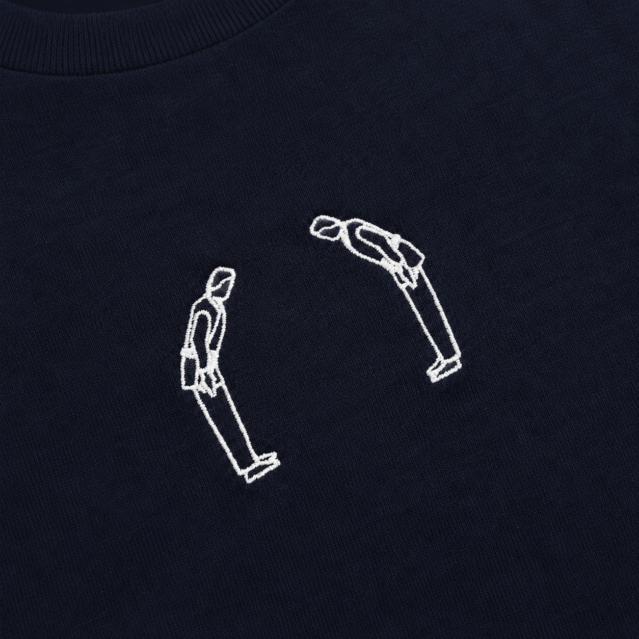 'Rei' Embroidered T-shirt - Navy & White